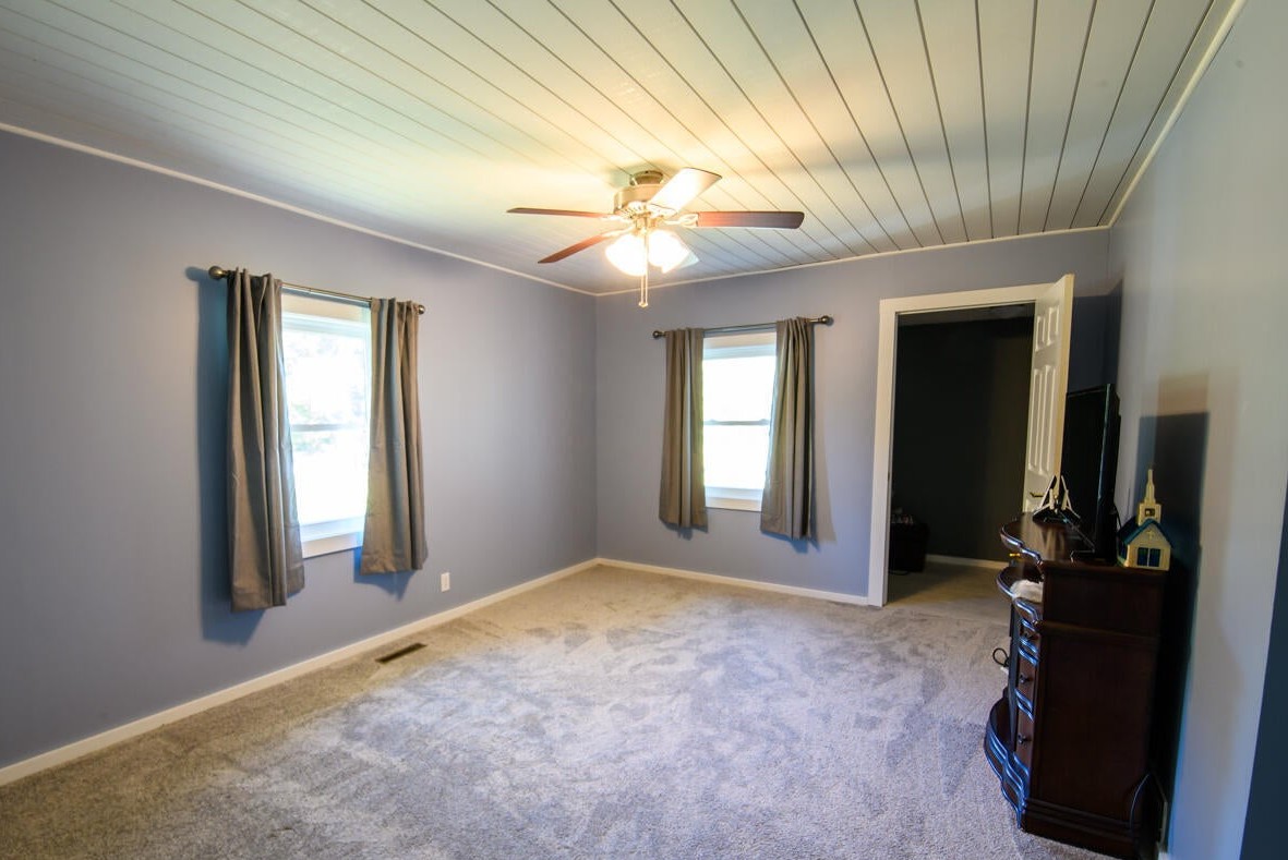 Empty living room in the home near Thompson, ND, before move-in
